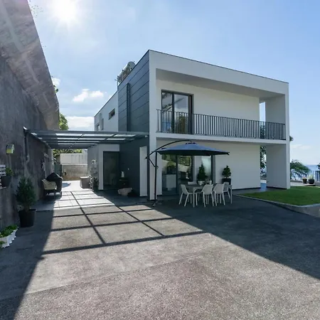 Modern Contemporary 3 Bedroom Apart Guest house Funchal (Madeira)