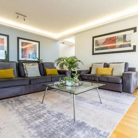 Guest house Modern Contemporary 3 Bedroom Apart Funchal (Madeira)